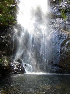 lake_arenal_waterfall